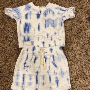 GAP Tie dye shirt and shorts set.  Excellent condition like new.  Super adorable